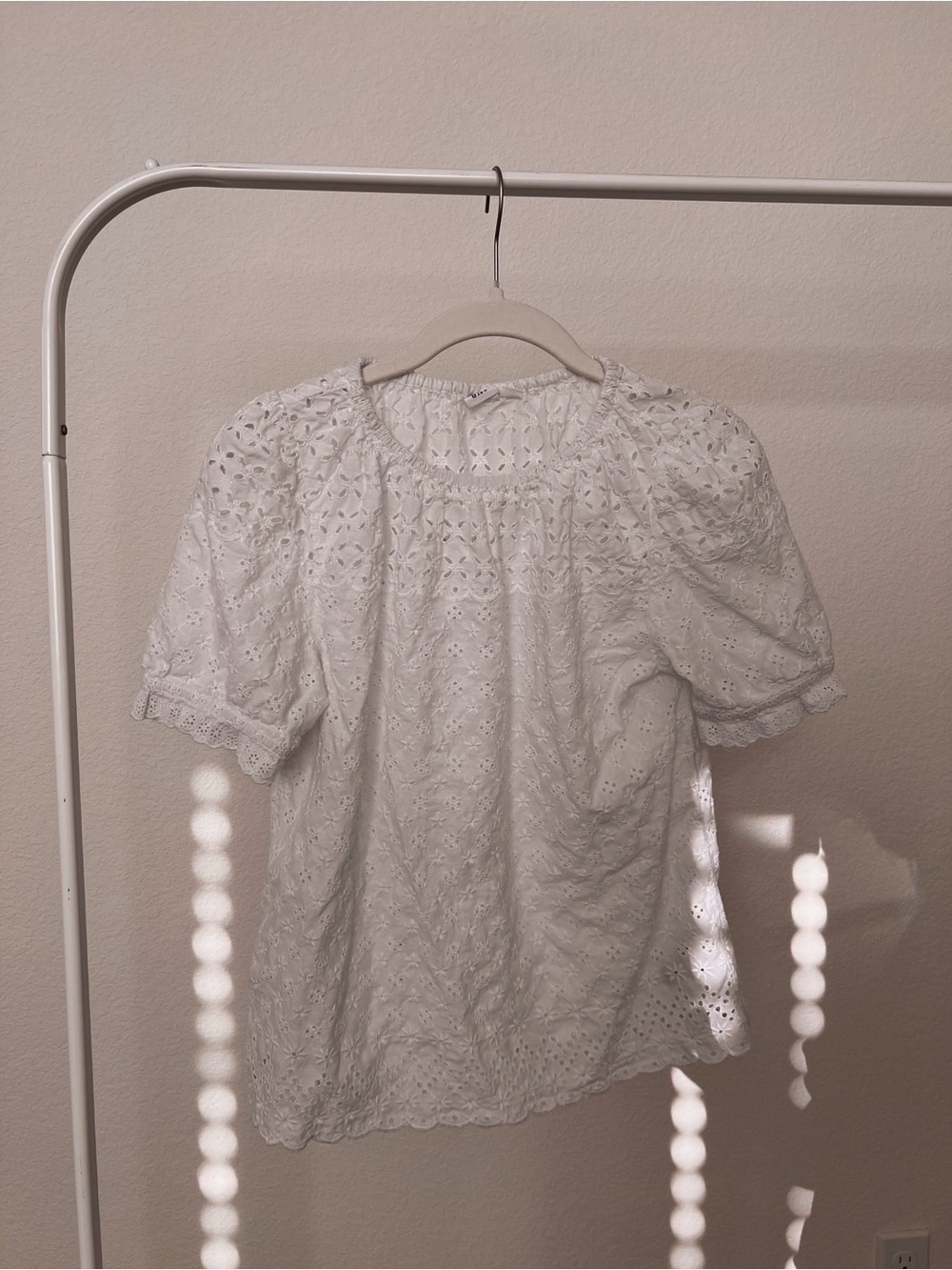 Gap Eyelet Puff Sleeve Top
